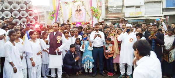 गुरु घासीदास जयंती पर निकाली शोभायात्रा