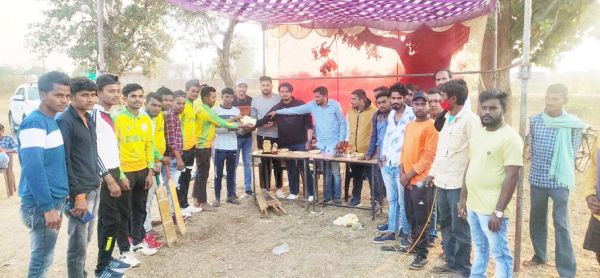 छिंदौली में क्रिकेट प्रतियोगिता, विजेता पुरस्कृत
