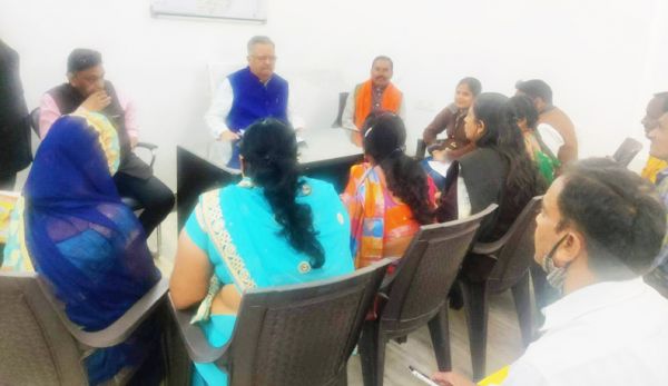 रमन ने विधायक कार्यालय में सुनी समस्याएं