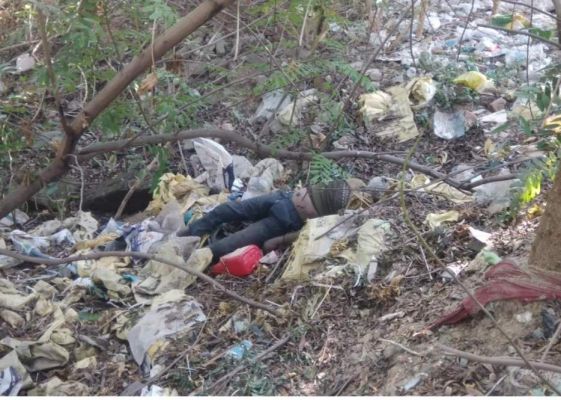 झाडिय़ों में मिली लाश, शिनाख्त नहीं