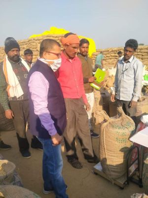 किसानों की सुविधाओं का ध्यान रखने निर्देश