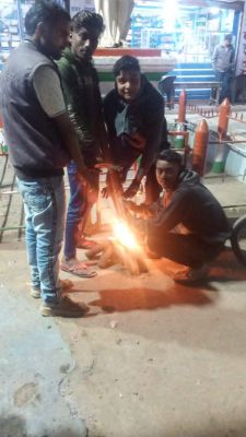 चौक-चौराहों में करें अलाव की व्यवस्था, रैन बसेरा को भी करें दुरुस्त-कलेक्टर