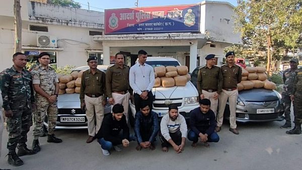 3 लग्जरी कारों से 2 क्विंटल गांजा जब्त, एमपी के 4 बंदी