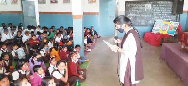 गणित से भागना नहीं बल्कि रुचि लेकर खेल-खेल में समझना चाहिए