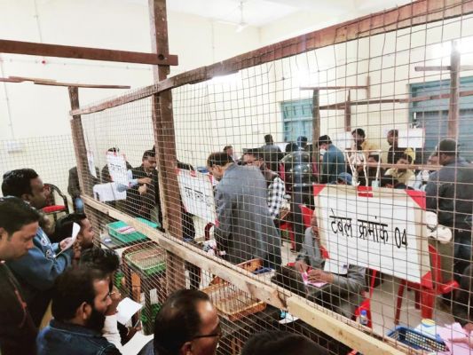 कई सीटों पर कड़ा संघर्ष, कांग्रेस को ज्यादा बढ़त के साथ मिली जीत