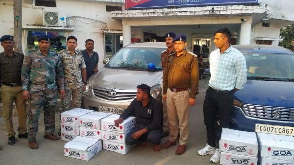 दो लग्जरी कारों से 20 पेटी अवैध शराब जब्त, एक गिरफ्तार