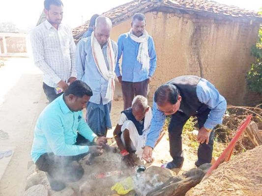 चबूतरा, आंगनबाड़ी भवन निर्माण के लिए भूमिपूजन