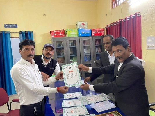 अधिवक्ता संघ के अध्यक्ष यादव, उपाध्यक्ष सुरेंद्र बने