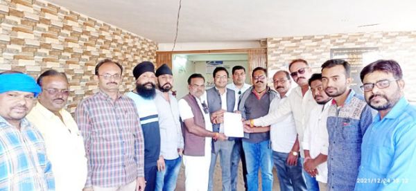 अंधेरे में डूबी गलियां, भाजपा ने सीएमओ को सौंपा ज्ञापन