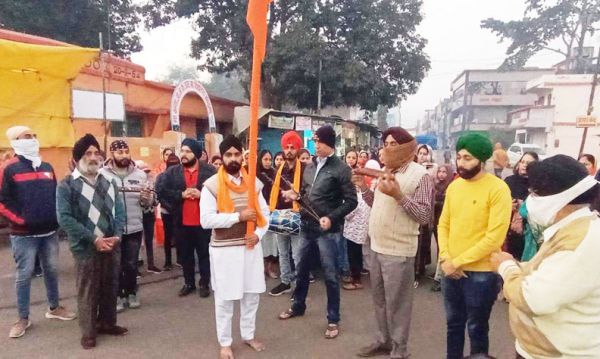 गुरू गोविंद सिंह के प्रकाश पर्व पर निकली प्रभात फेरी