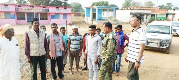 एसपी ने कुल्हाड़ीघाट पहुंचकर ग्रामीणों का जाना हालचाल
