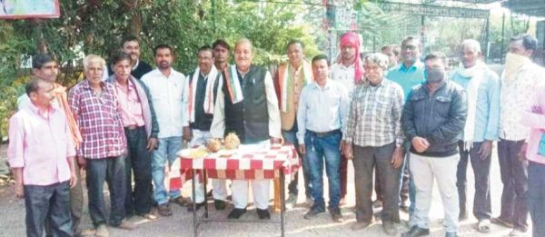 विधायक के समक्ष दो दर्जन लोगों ने किया कांग्रेस प्रवेश
