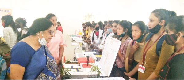 प्रतियोगिताओं से छात्राओं में होता है उत्साहवर्धन का संचार