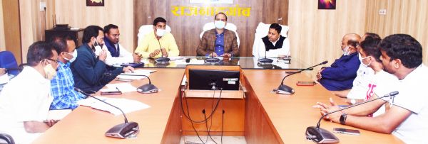 मिलर्स और परिवहनकर्ता तेजी से करें धान का उठाव