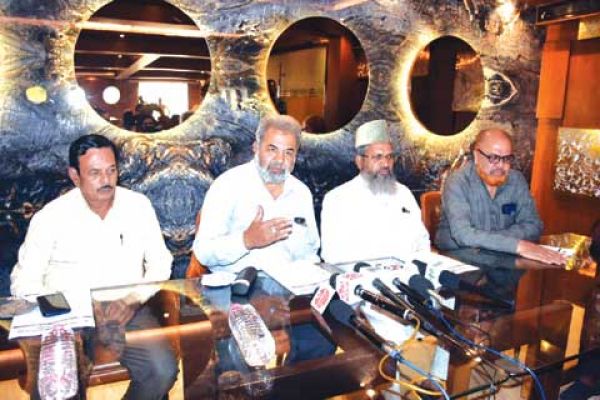   धार्मिक ग्रंथ का अपमान, दुर्ग के जेल अफसर और जिम्मेदार कैदी के खिलाफ कार्रवाई हो