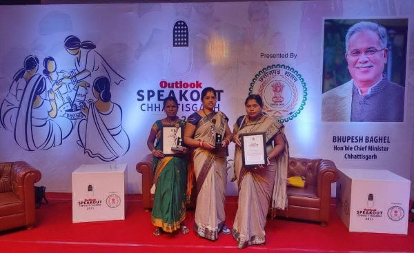 सीएम ने पवित्र स्व सहायता समूह व उड़ान का किया सम्मान