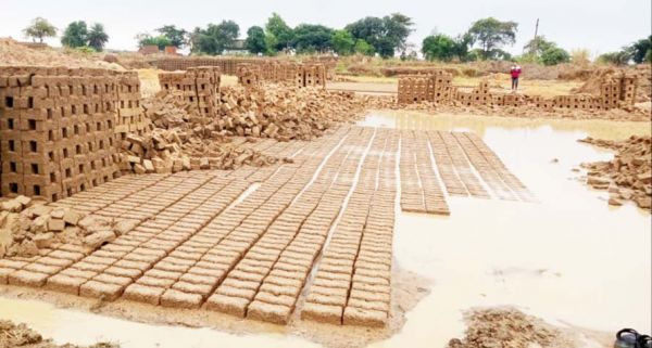 बेवक्त की बारिश ने ढाया कहर, किसान-कुम्हार दुखी