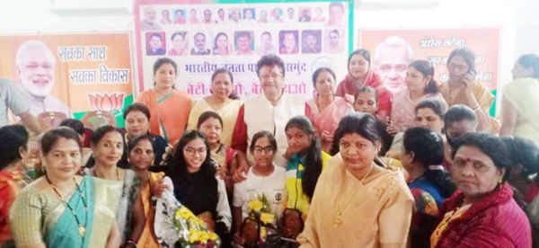 आजादी का अमृत महोत्सव, उज्जवला गैस का वितरण