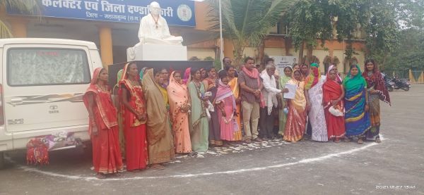 4 माह से महिला समूह का भुगतान नहीं, रेशम केंद्र बंद