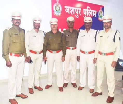 6 प्रधान आरक्षक बने उप निरीक्षक