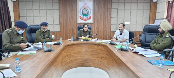 अपराध व अपराधियों पर अंकुश लगाने उठाएं जरूरी कदम