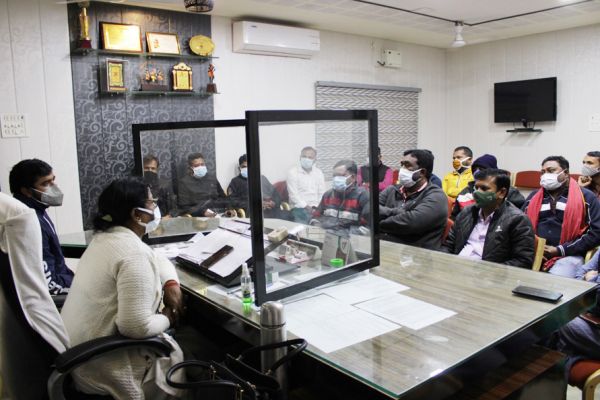 मेयर-आयुक्त ने संक्रमण से बचाव को लेकर ली बैठक