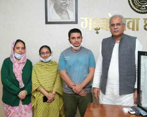 देवव्रत के कमल विलास पैलेस में एसडीएम के आदेश से लगा ताला