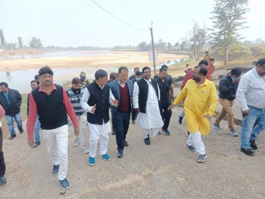 कलेक्टर ने कन्हर नदी में छठ घाट एवं रिंग रोड में प्रकाश व्यवस्था दी सौगात