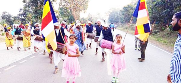 बौद्ध मेला व शौर्य दिवस में शामिल हुए दो राज्यों के बौद्ध अनुयायी