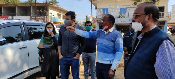 खडक़ घाट मार्ग को शीघ्र पूर्ण करने के निर्देश