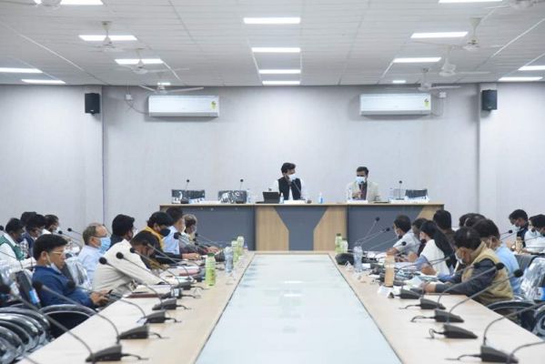 15 से 18 वर्ष के शत-प्रतिशत बच्चों के टीकाकरण के निर्देश