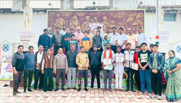 योग करने से शरीर स्वस्थ और निरोगी-मध्यानी