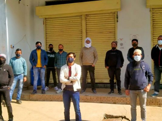 जीएसटी दर में वृद्धि का विरोध, फुटवियर संचालकों ने बंद रखी दुकानें