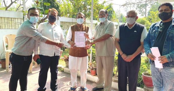 मोदी शासनकाल में जूते चप्पल भी हुए लोगों की पहुंच से बाहर