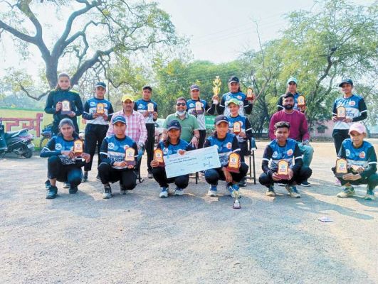 नांदगांव की बेटियों ने बेसबॉल में दिलाया रजत पदक