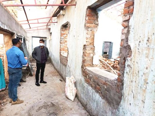 निर्माण कार्य में तेजी लाने के निर्देश