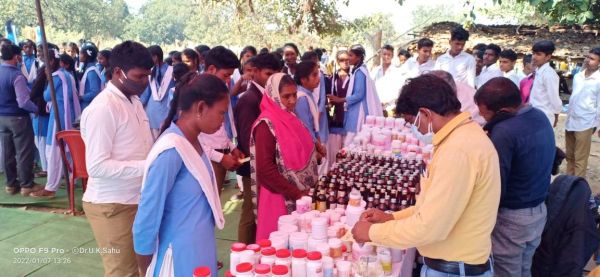 आयुर्वेदिक व जागरूकता स्वास्थ्य शिविर, 356 का इलाज कर दवा वितरित