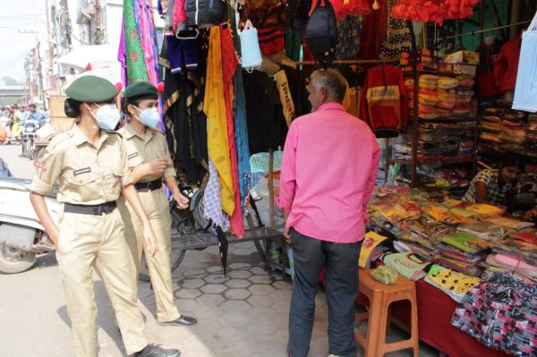 मास्क नहीं लगाने पर 70 से साढ़े 13 हजार चालान