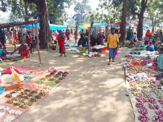 सजने लगा कड़ेमेटा साप्ताहिक बाजार