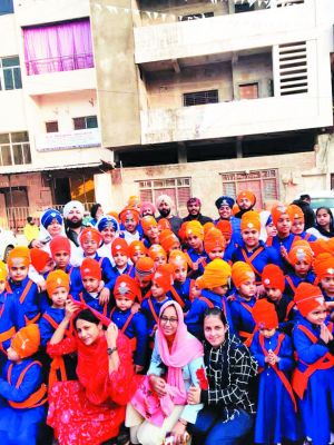 प्रकाश पर्व जयंती पर बच्चों ने दिखाए साहसिक करतब