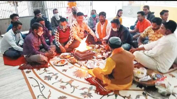 महामाया मंदिर में मोदी की दीर्घायु के लिए विहिप ने किया हवन अनुष्ठान