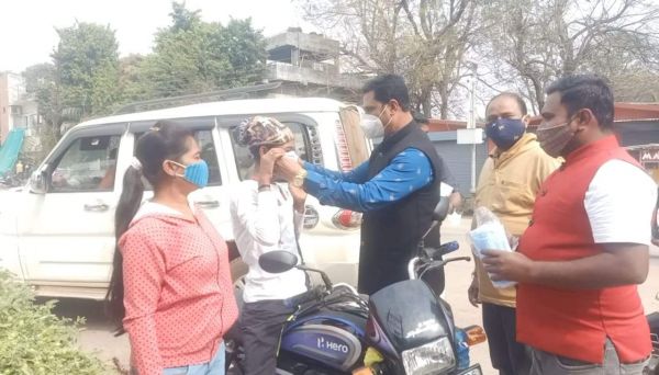 जन्मदिन पर भाजपा मीडिया प्रभारी सोनी ने बांटे मास्क