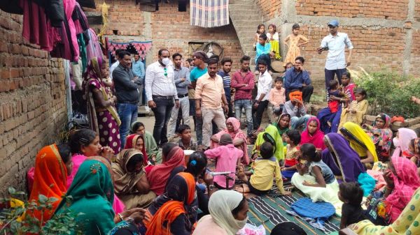 धारा 144 लगे होने के बावजूद भीड़ एकत्रित कर कराई जा रही चंगाई सभा