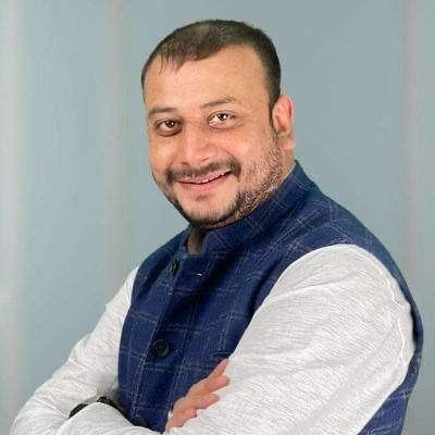 बिना हमला मोदी बाल-बाल बचने की कर रहे नौटंकी- निखिल