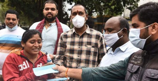 विवेकानंद जयंती पर फ्रंटलाइन वर्करों का सम्मान