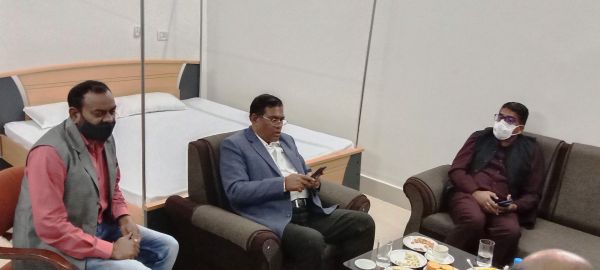 केंद्रीय ग्रामीण विकास मंत्री ने जिले में केन्द्र की ओर से संचालित कार्य योजनाओं के बारे में पूछा