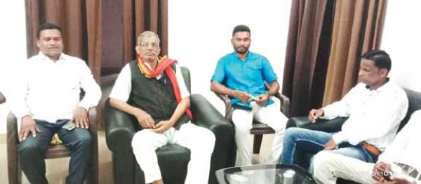 प्रलोभन में आकर धर्मांतरण करने वालों को आदिवासी समाज में सम्मानपूर्वक लाया जाएगा-तोडम