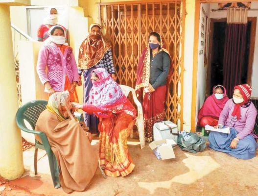 98 बरस की रासोबाई ने डोज लगवाकर दिया जागरूकता का संदेश