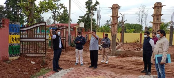 कलेक्टर ने निर्माण कार्यों का किया निरीक्षण