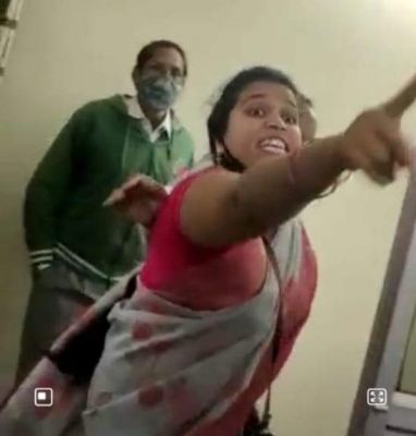 महिला पार्षद से झगड़ा,  कांग्रेस अध्यक्ष को नोटिस